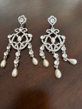 Pearl Teardrop Crystal Chandelier Earrings - White Silver